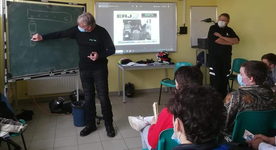 Sensibilisation au lycée agricole "Val de Drôme" à Montéléger 2 FB IMG 1642890142436